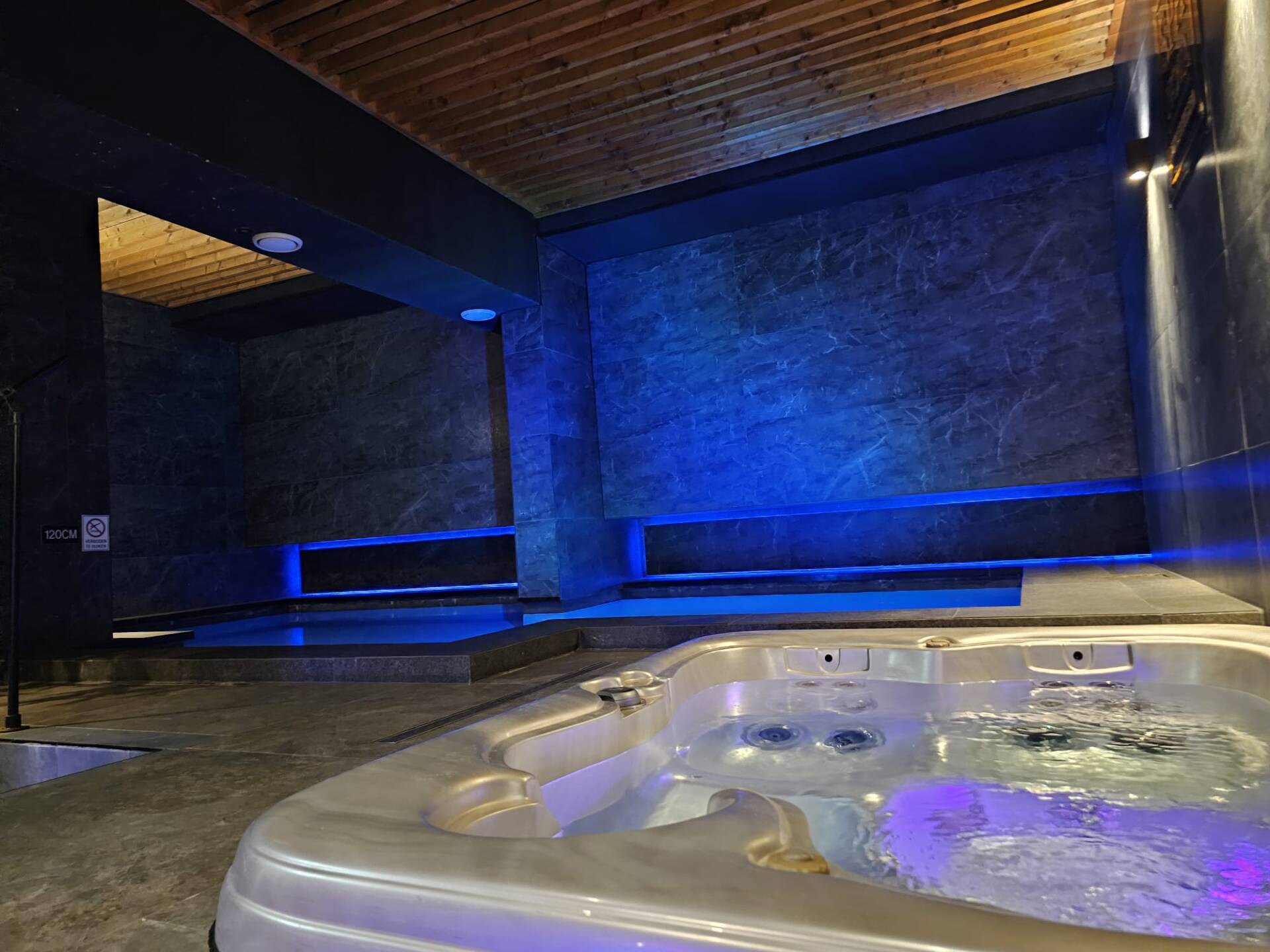 Spa Nova Rotterdam suite 1 foto 3